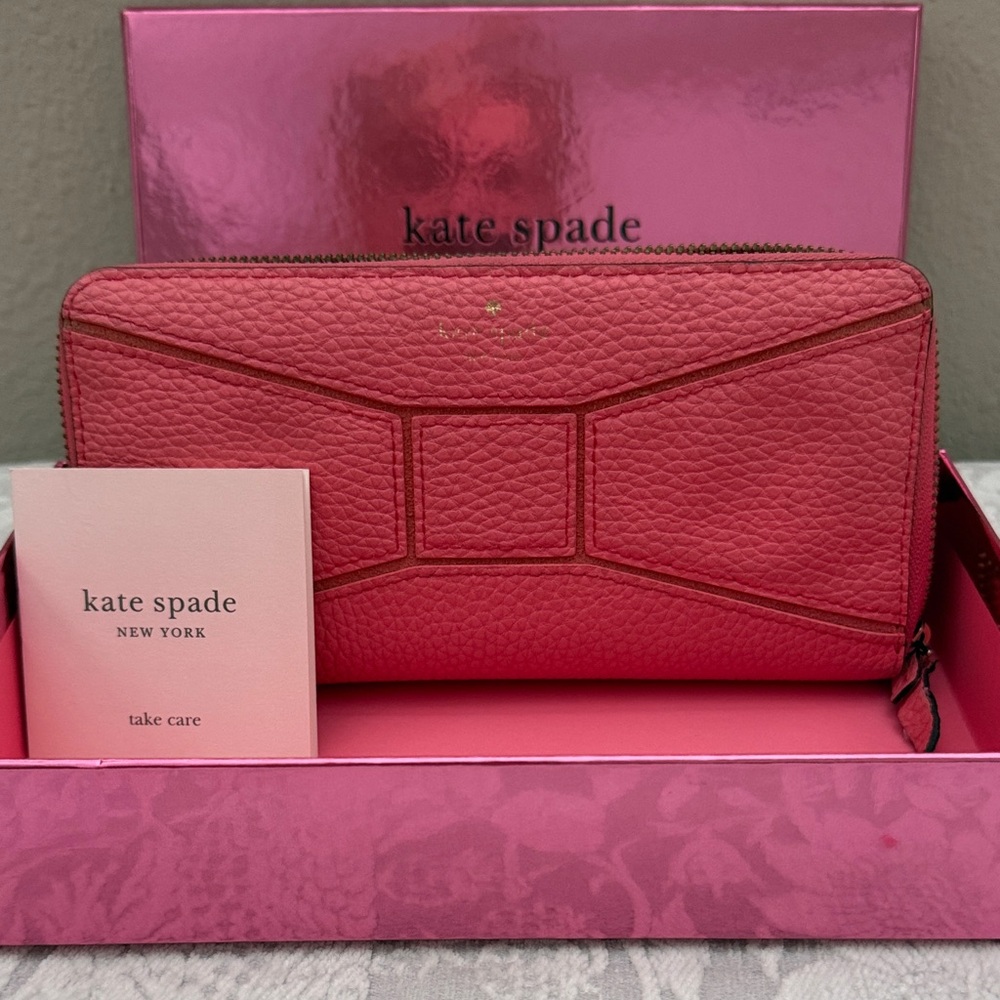 Kate Spade Coral Textured Wallet